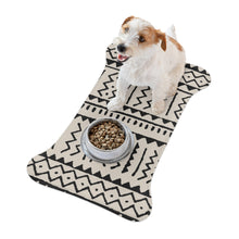 Laden Sie das Bild in den Galerie-Viewer, Designer Tribal Art Black and White Pet Feeding Mats