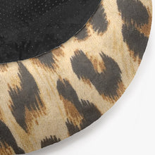 Cargar imagen en el visor de la galería, Animal Print Round Pet Bed