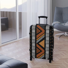 Laden Sie das Bild in den Galerie-Viewer, Designer Tribal Style Suitcase
