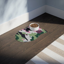 Cargar imagen en el visor de la galería, Designer Multi Color Camouflage Pet Feeding Mats