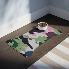 Charger l&#39;image dans la galerie, Designer Multi Color Camouflage Pet Feeding Mats