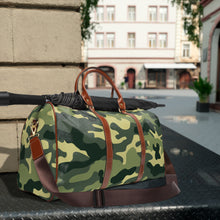 Carica l&#39;immagine nel visualizzatore di Gallery, Waterproof Camouflage Designer Travel Bag