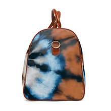 Laden Sie das Bild in den Galerie-Viewer, Waterproof Tye Dyed Designer Travel Bag