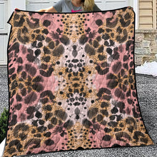 画像をギャラリービューアに読み込む, Designer Animal Print Style Lightweight &amp; Breathable Quilt With Edge-wrapping Strips