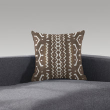 Carica l&#39;immagine nel visualizzatore di Gallery, Designer African Mudcloth Short Plush Pillow