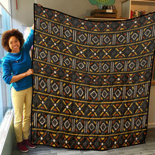 Cargar imagen en el visor de la galería, Designer African Mudcloth Style Lightweight &amp; Breathable Quilt With Edge-wrapping Strips