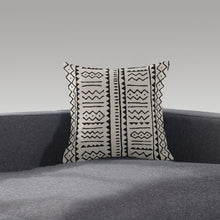 Carica l&#39;immagine nel visualizzatore di Gallery, Designer Tribal Art Black and White Short Plush Pillow