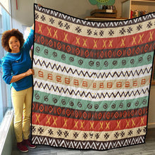 이미지를 갤러리 뷰어에 로드 , Designer Tribal Art Style Lightweight &amp; Breathable Quilt With Edge-wrapping Strips