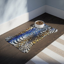 Laden Sie das Bild in den Galerie-Viewer, Designer Blue Animal Print Style Pet Feeding Mats