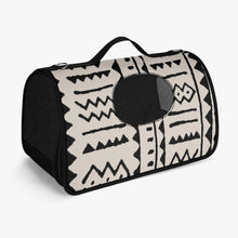 Laden Sie das Bild in den Galerie-Viewer, Tribal Black &amp; White Designer Pet Carrier Bag