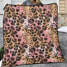 Load image into Gallery viewer, Tribal Art Household Lightweight &amp; Breathable Quilt