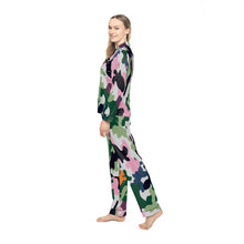 Cargar imagen en el visor de la galería, Camouflage Art Women&#39;s Satin Pajamas